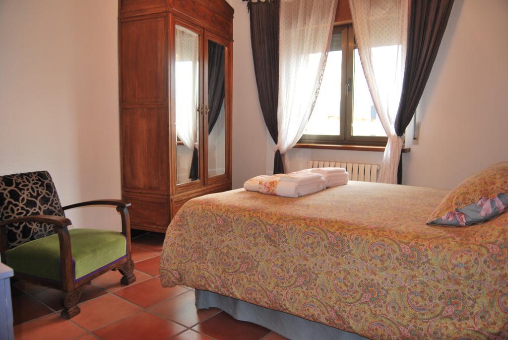 Casa Rural La Cuadraa Linares de Riofrio Екстер'єр фото