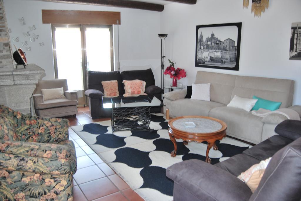 Casa Rural La Cuadraa Linares de Riofrio Екстер'єр фото