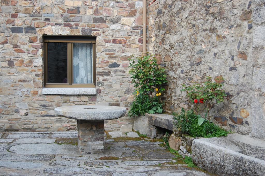 Casa Rural La Cuadraa Linares de Riofrio Екстер'єр фото