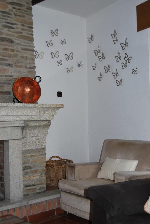 Casa Rural La Cuadraa Linares de Riofrio Екстер'єр фото